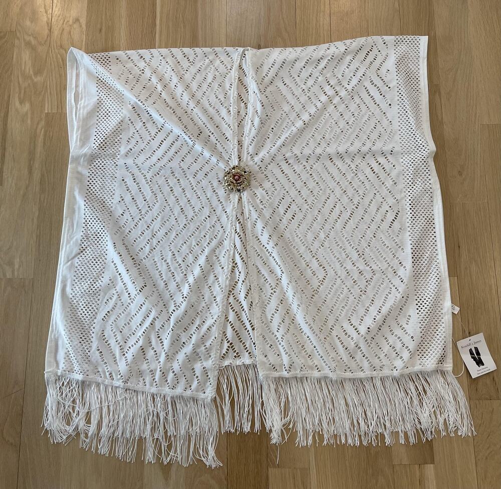 Kendall & James Shawl Wrap Womens One Size White Kimono Fringe Scarf